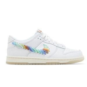 Nike
Dunks gs
Rainbow lace swoosh’